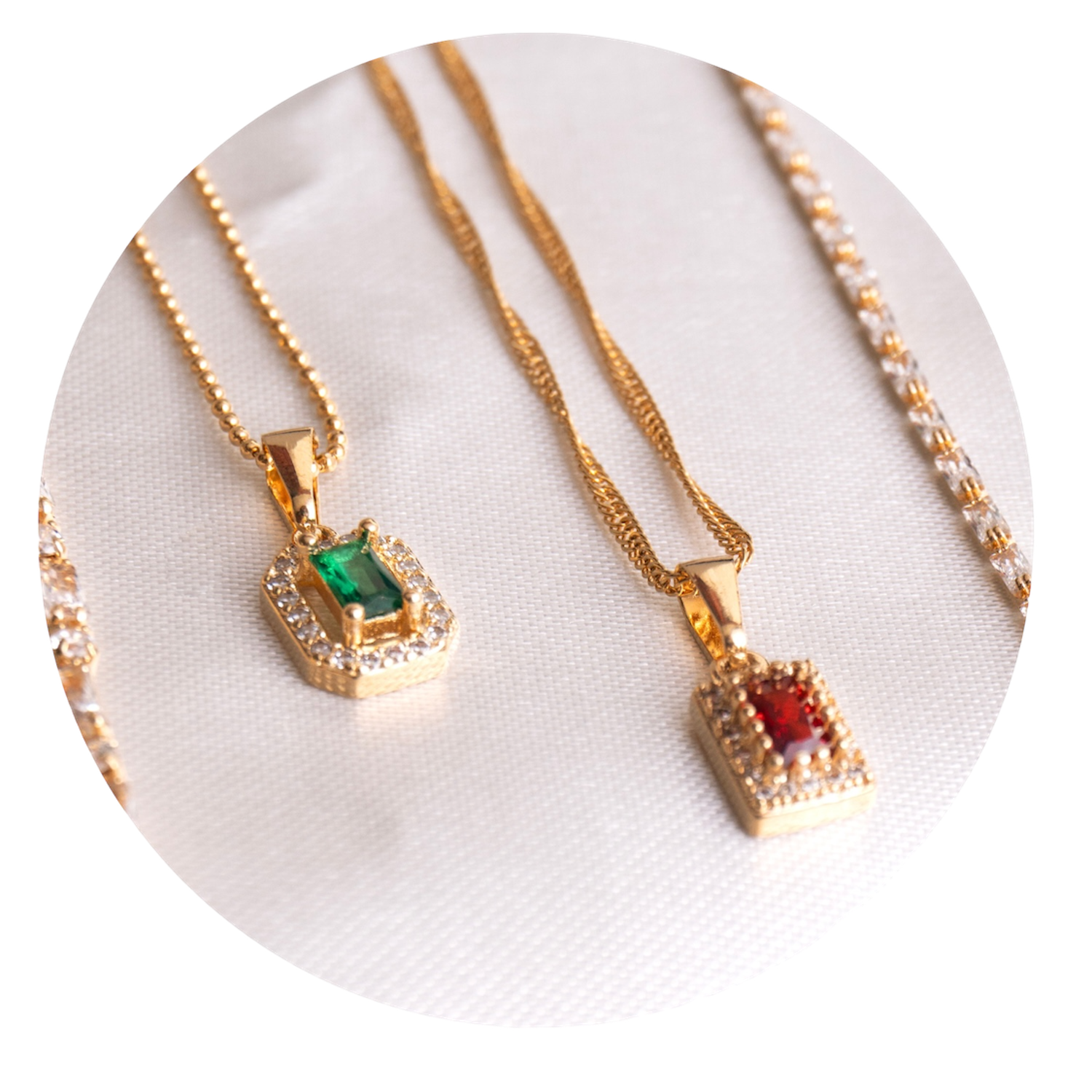 DIJE MUJER ORO LAMINADO