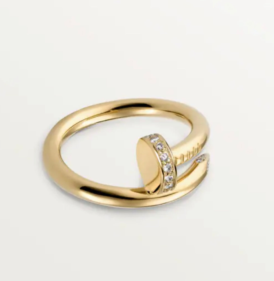 Anillo cartier clavo dorado