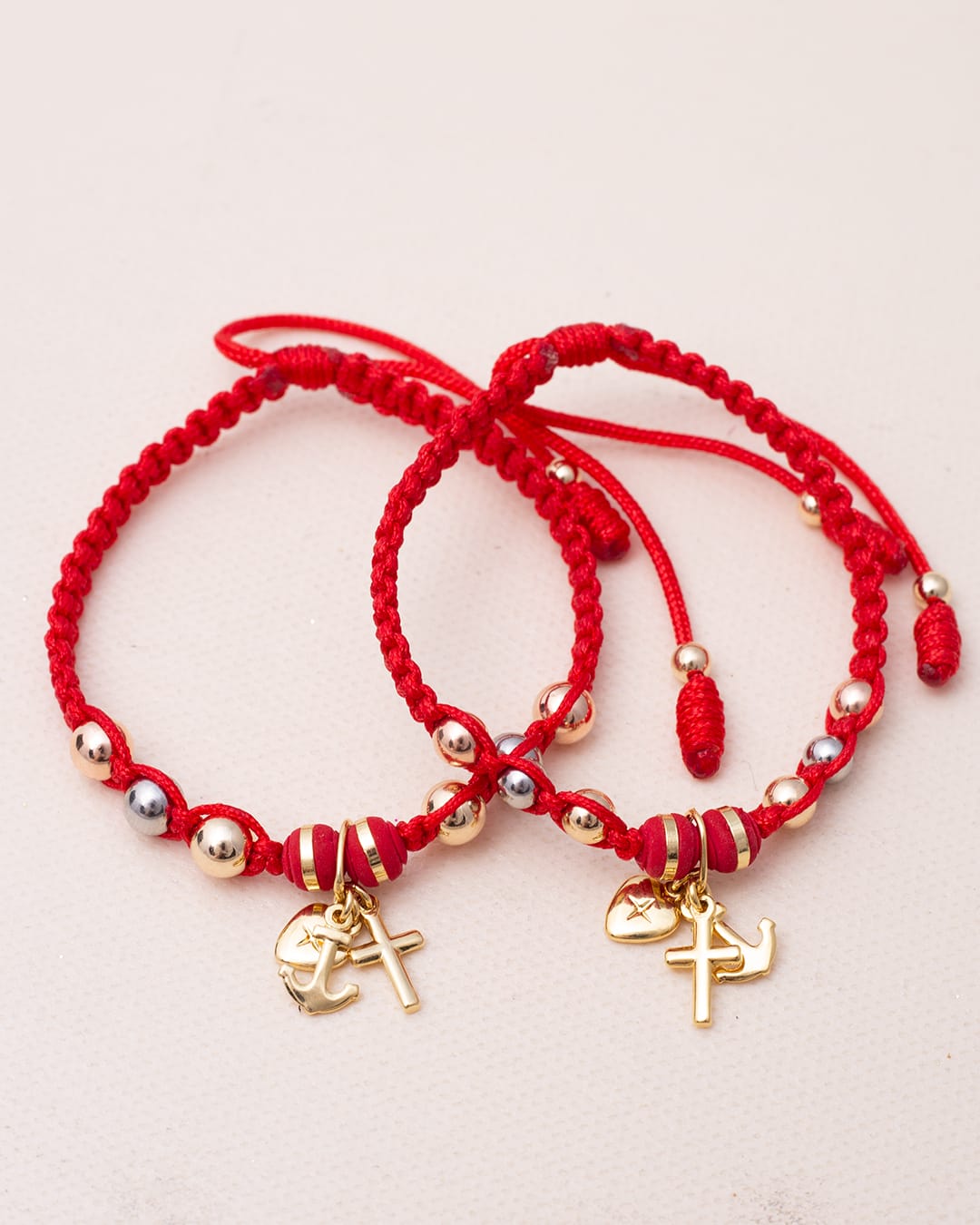 Bracelet with three thanks charm